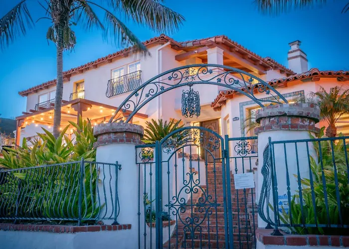 Mediterranean-Style Villa In Point Loma